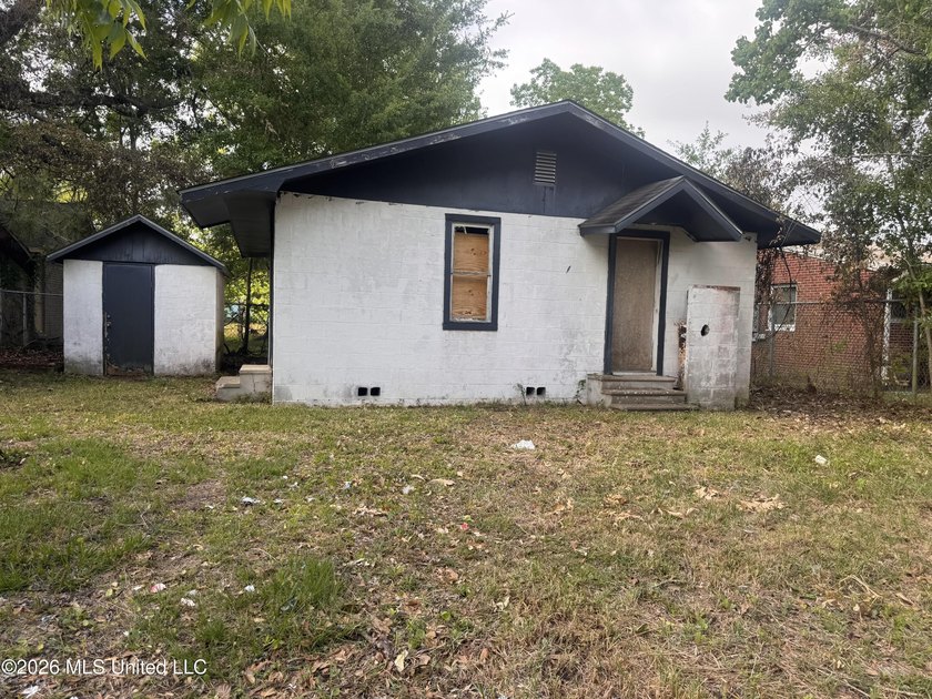 nvestor Special in Prime Pascagoula Location - Two Homes - photo 3