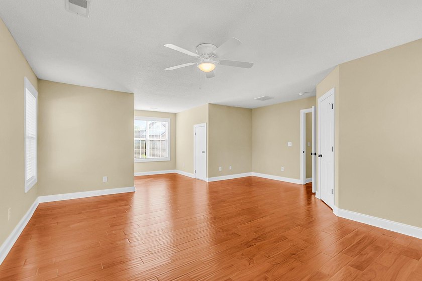 Welcome Home to 319 Lindrick Court! A Stunning Colonial-Style - photo 44