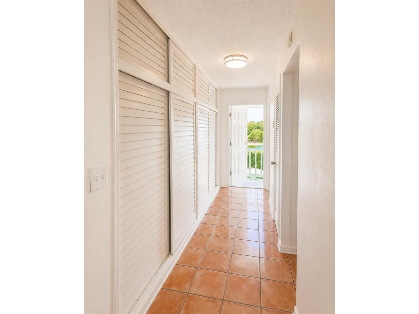 Discover the perfect coastal retreat in the desirable River - photo 8