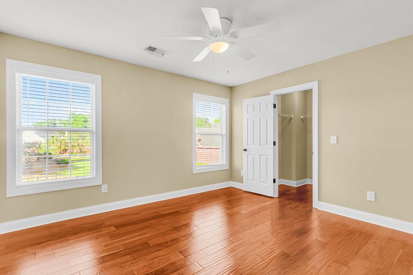 Welcome Home to 319 Lindrick Court! A Stunning Colonial-Style - photo 49