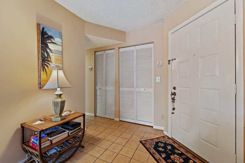 Lovely ground floor condo in one of the most desirable beach - photo 3