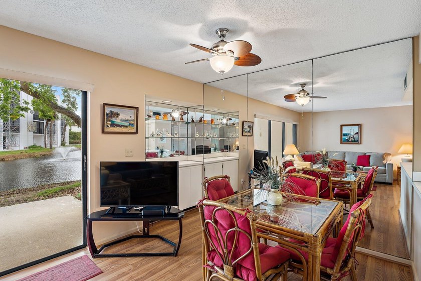 Lovely ground floor condo in one of the most desirable beach - photo 7