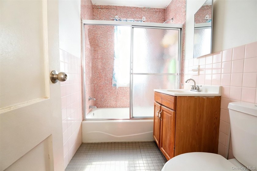 Two-family house located in Flushing, well-maintained, features - photo 14