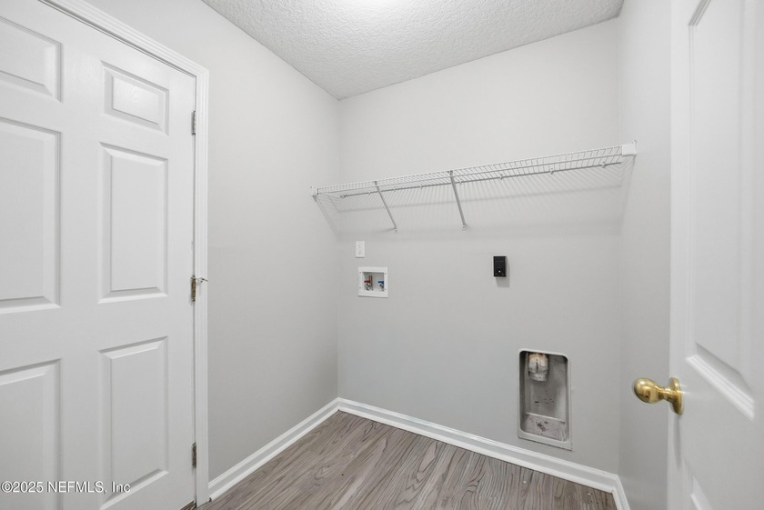 ***BACK ON THE MARKET -- NO FAULT OF THE SELLER!*** Tucked - photo 22