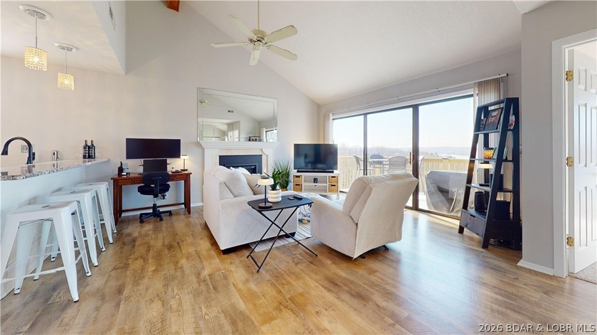 LAKE OF THE OZARKS - Panoramic Main Channel Views - Top-Floor - photo 26