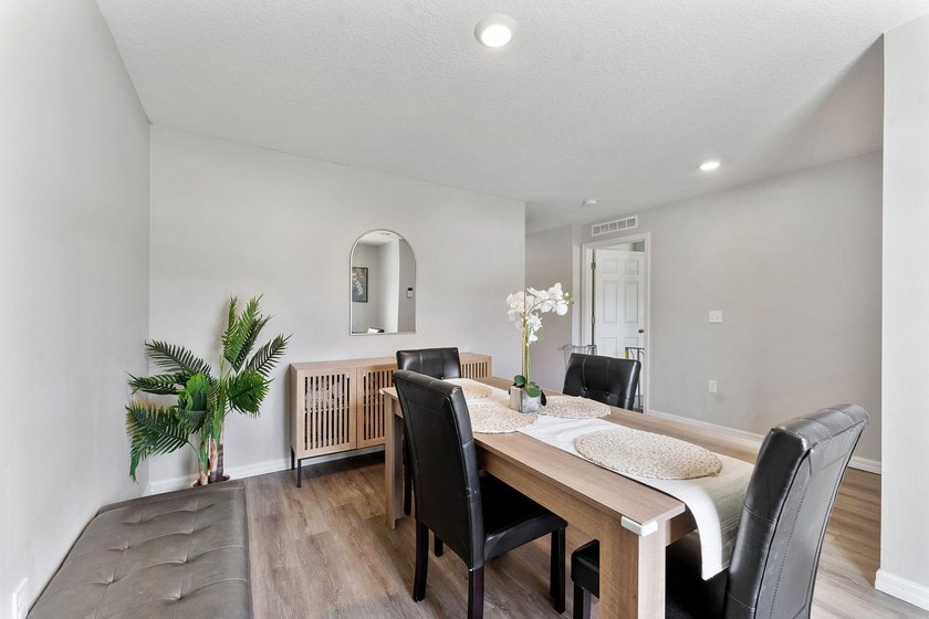 Discover this stunning 4 bedroom, 2 bathroom single family home - photo 4