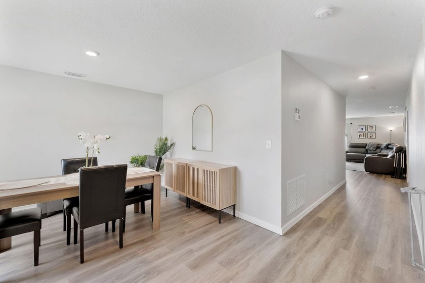 Discover this stunning 4 bedroom, 2 bathroom single family home - photo 5