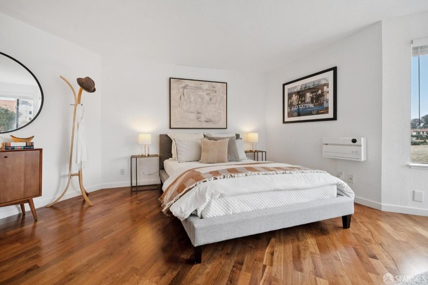 Sophisticated and modern living is offered in this Marina - photo 9