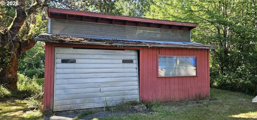 Opportunity awaits on .78 acre lot in Mist Or! ZONED CO:RC= - photo 9