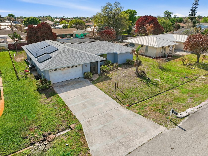 This CBS Pool Home has it All ! Centrally located with easy - photo 12