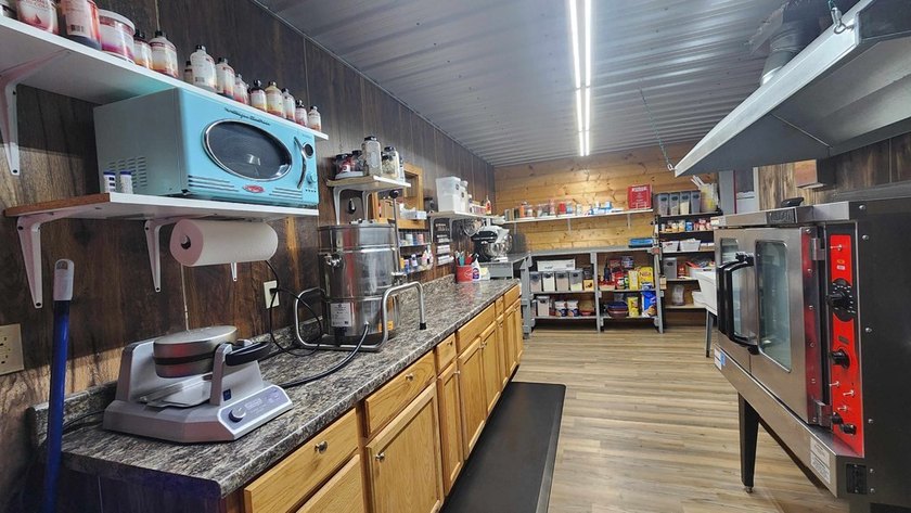 SUCCESSFUL, TURK-KEY, MULTI-FACETED business only 1 mile from - photo 18