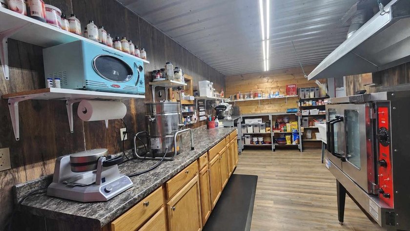 SUCCESSFUL, TURK-KEY, MULTI-FACETED business only 1 mile from - photo 22