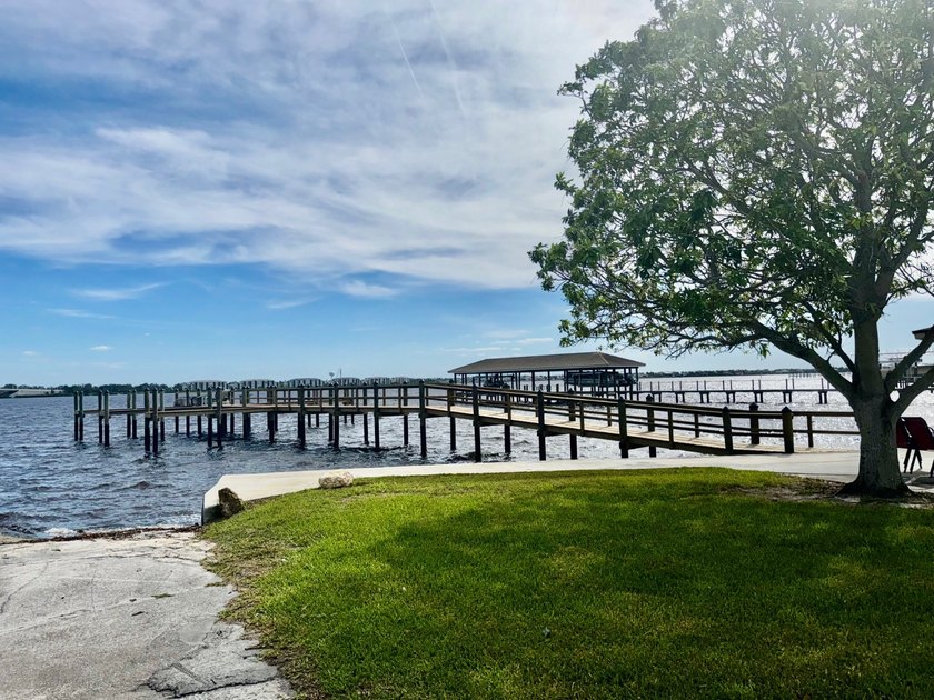 A charming mobile home is now for sale in the unique 55+ - photo 25