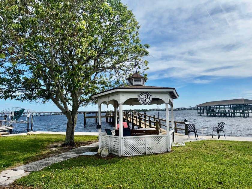 A charming mobile home is now for sale in the unique 55+ - photo 26