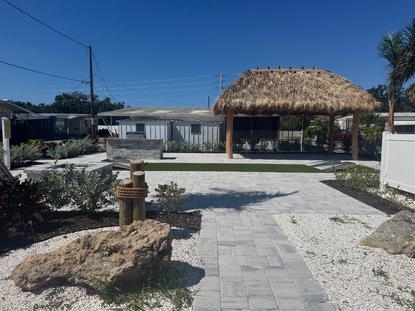A charming mobile home is now for sale in the unique 55+ - photo 34