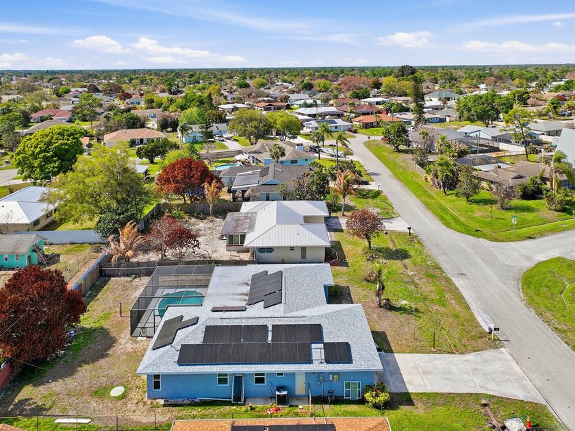 This CBS Pool Home has it All ! Centrally located with easy - photo 50