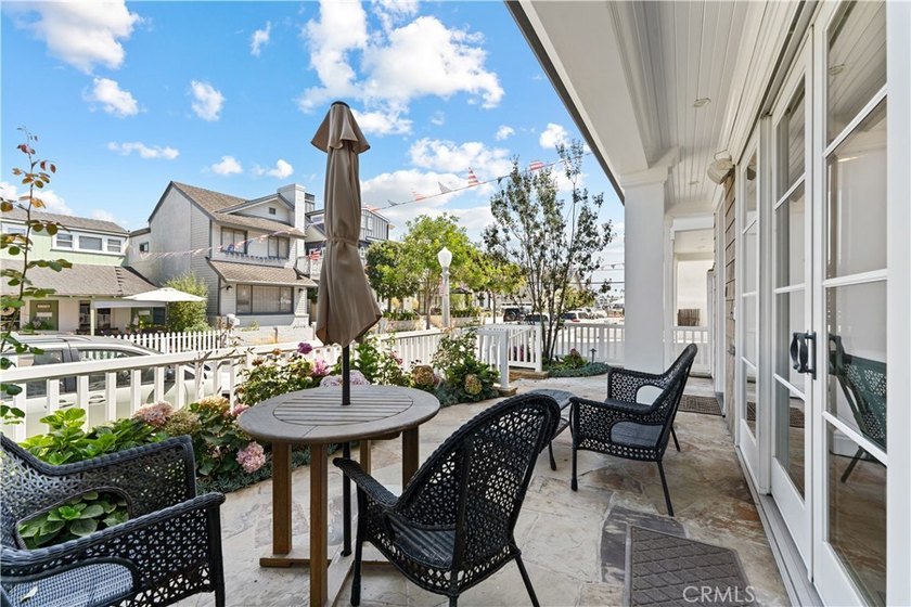 Just a few steps away from the South Bayfront, 115 Topaz is the - photo 4