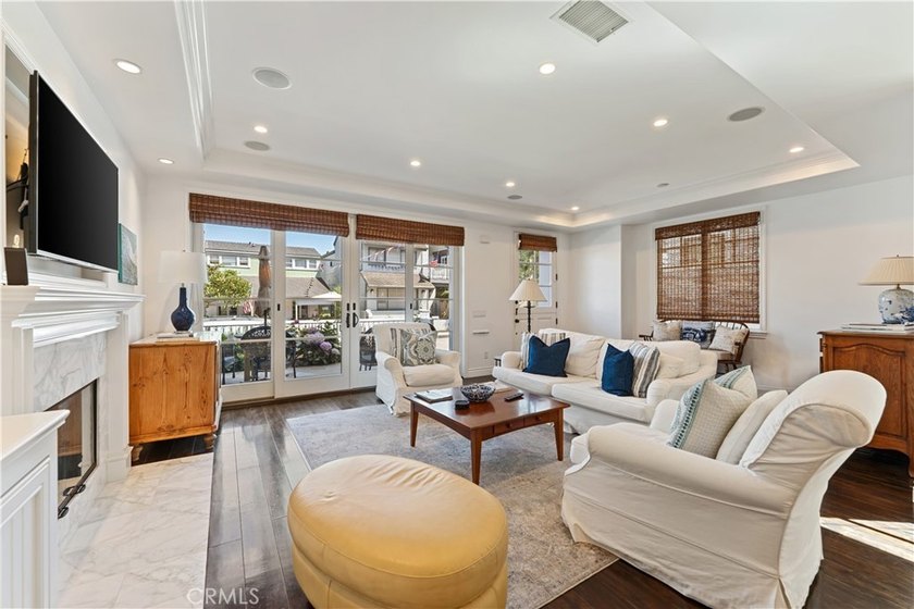 Just a few steps away from the South Bayfront, 115 Topaz is the - photo 6