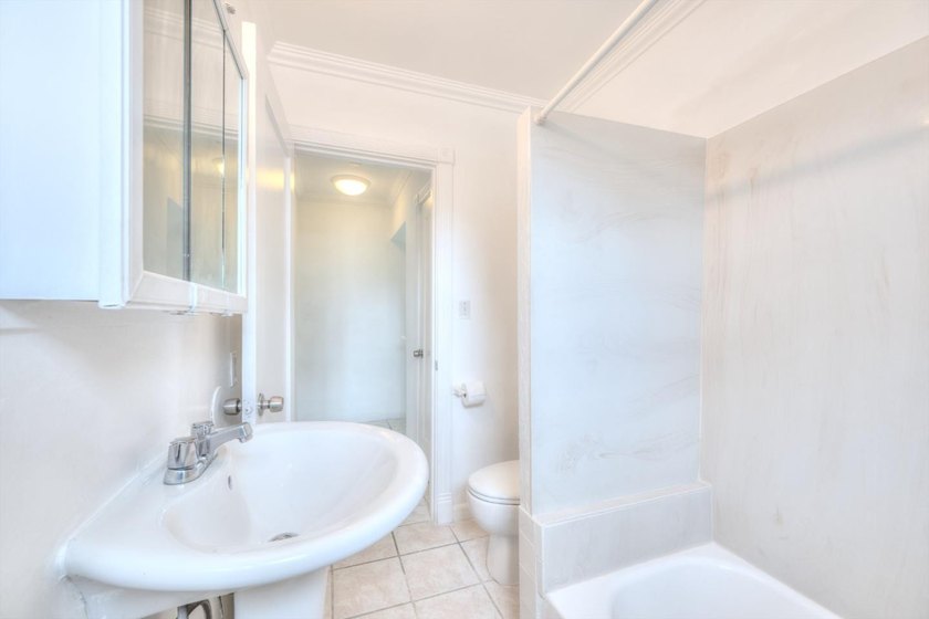 Triplex property located at 6029 MacArthur Blvd in Oakland - photo 14