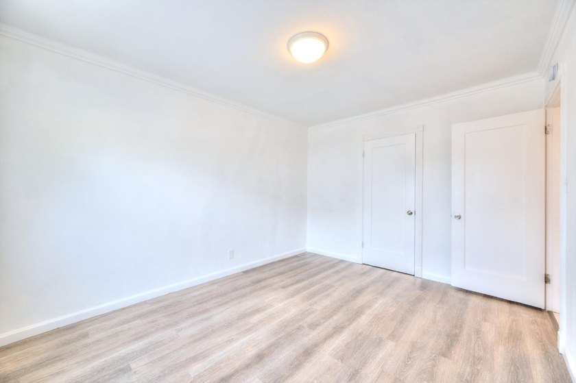 Triplex property located at 6029 MacArthur Blvd in Oakland - photo 18