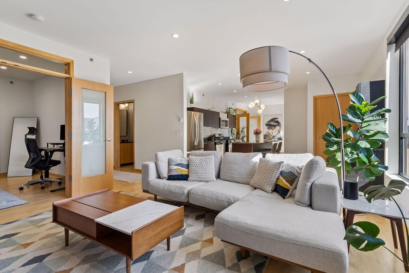 Top-floor condo in an incredible location in the Loop Calhoun - photo 3