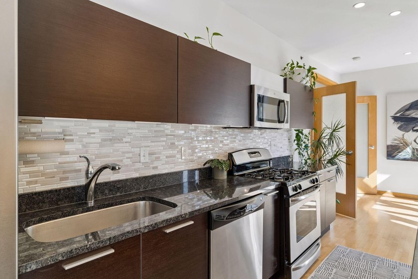 Top-floor condo in an incredible location in the Loop Calhoun - photo 8