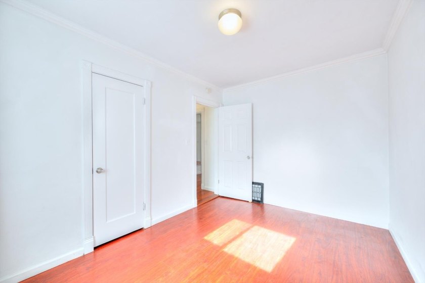 Triplex property located at 6029 MacArthur Blvd in Oakland - photo 32