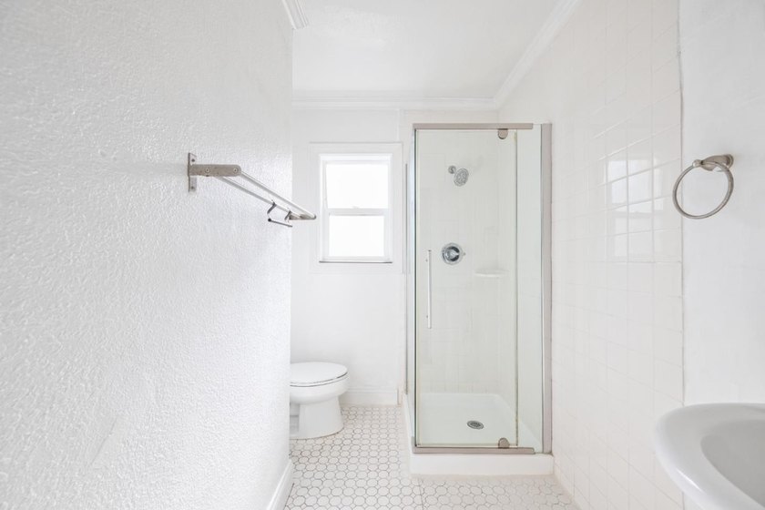 Triplex property located at 6029 MacArthur Blvd in Oakland - photo 34