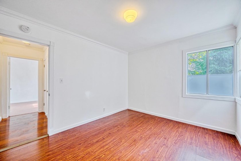 Triplex property located at 6029 MacArthur Blvd in Oakland - photo 38