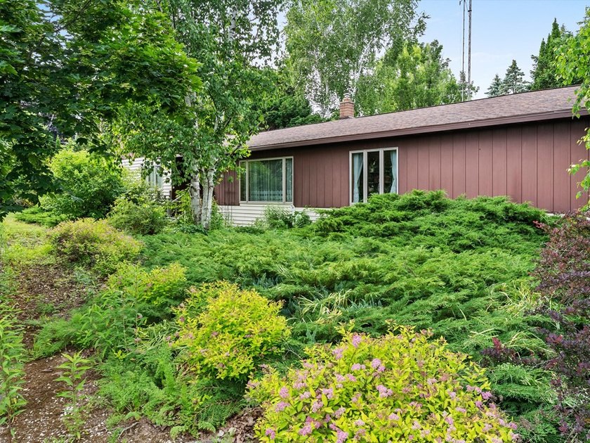 This well-built, one-owner 3-bedroom, 2-bath ranch features - photo 2