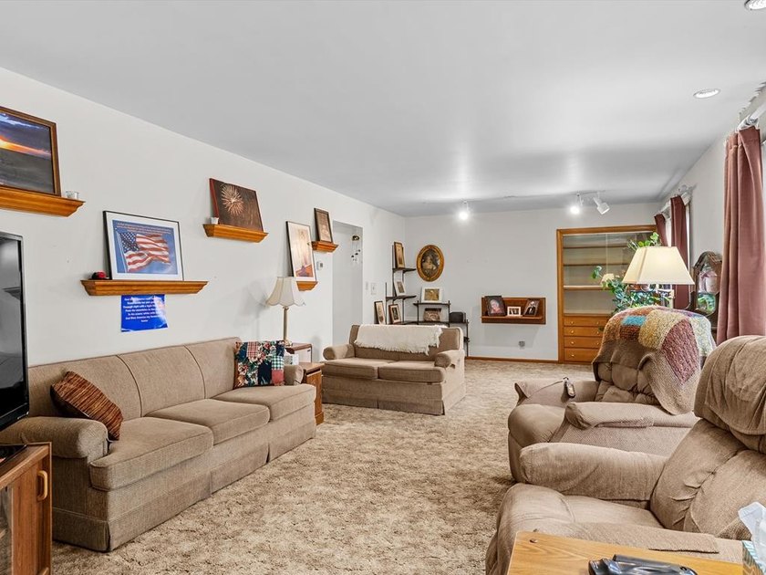 This well-built, one-owner 3-bedroom, 2-bath ranch features - photo 7