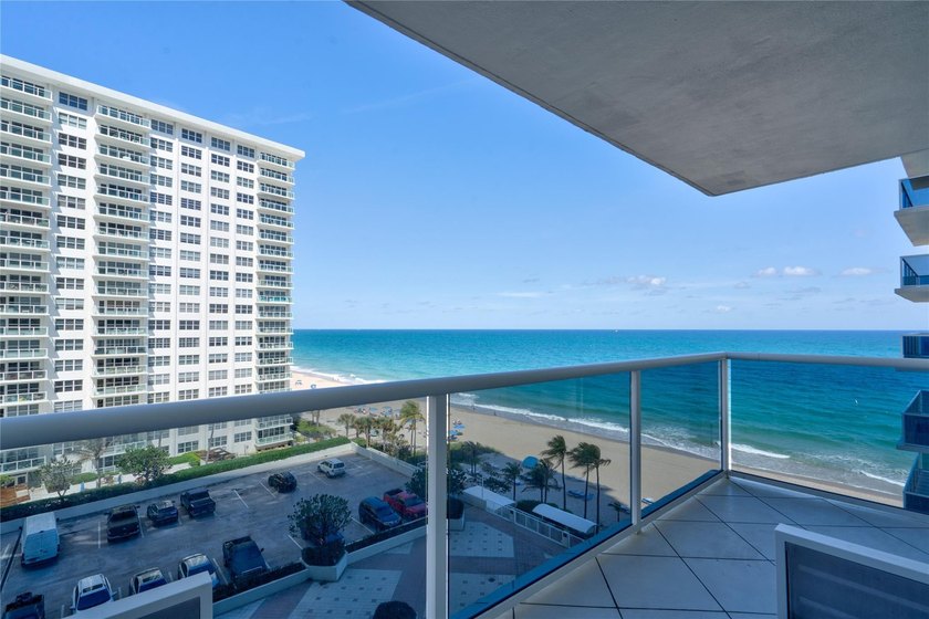 Stunning, Fully Remodeled Oceanfront Condo on the Galt Mile! - photo 2