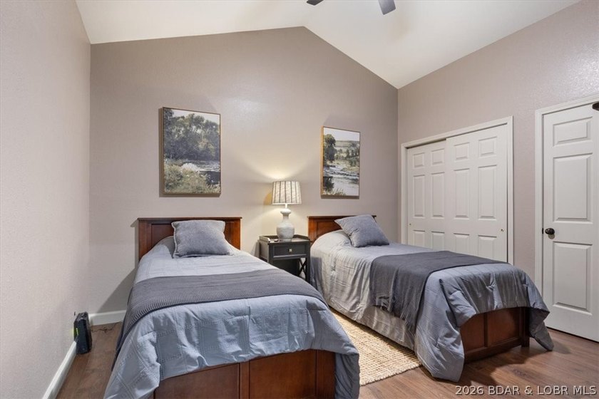 A unicorn! A THREE bedroom, TWO-AND-A-HALF bath golf cottage at - photo 11