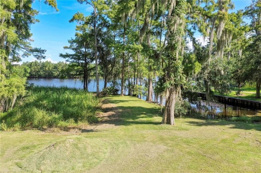 Waterfront living at its finest on Bayou Bonfouca.  Just minutes - photo 11