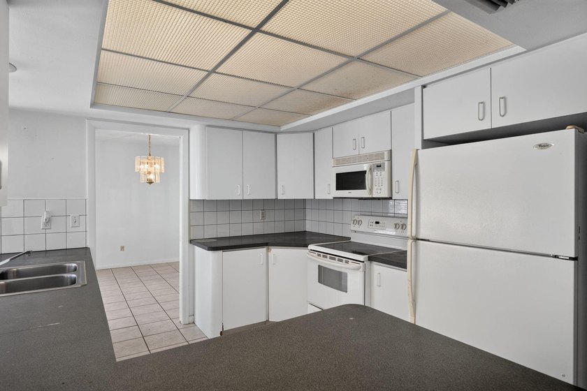 Rare opportunity in the highly sought-after Yacht Club Addition - photo 11