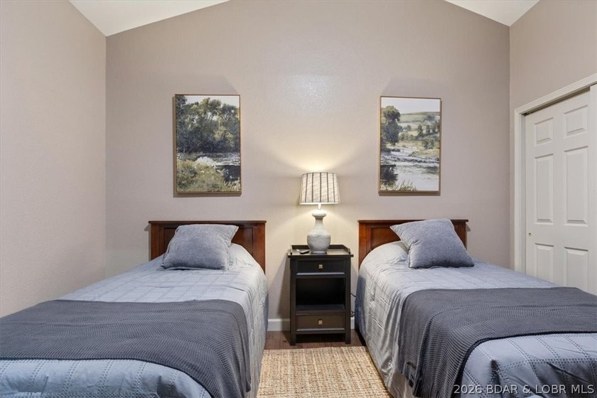 A unicorn! A THREE bedroom, TWO-AND-A-HALF bath golf cottage at - photo 12