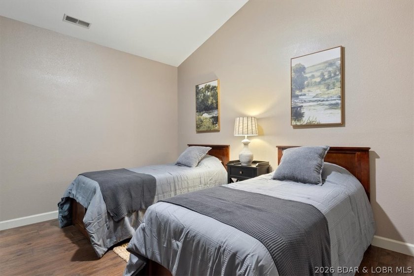 A unicorn! A THREE bedroom, TWO-AND-A-HALF bath golf cottage at - photo 13