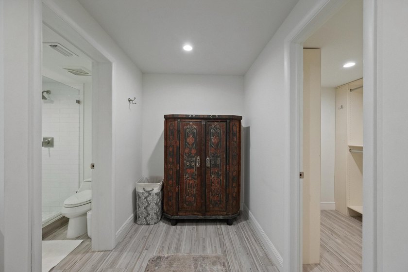 This stunning 3-bedroom, 3.1-bath Golf Cottage has been - photo 14