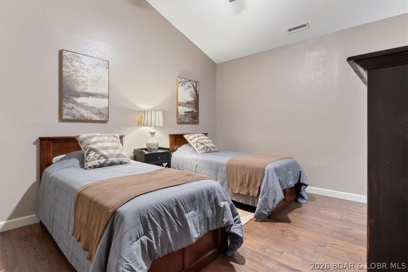 A unicorn! A THREE bedroom, TWO-AND-A-HALF bath golf cottage at - photo 16