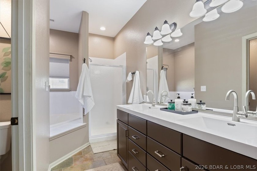 A unicorn! A THREE bedroom, TWO-AND-A-HALF bath golf cottage at - photo 18
