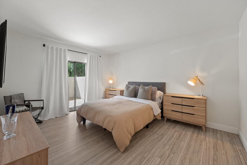 This stunning 3-bedroom, 3.1-bath Golf Cottage has been - photo 18