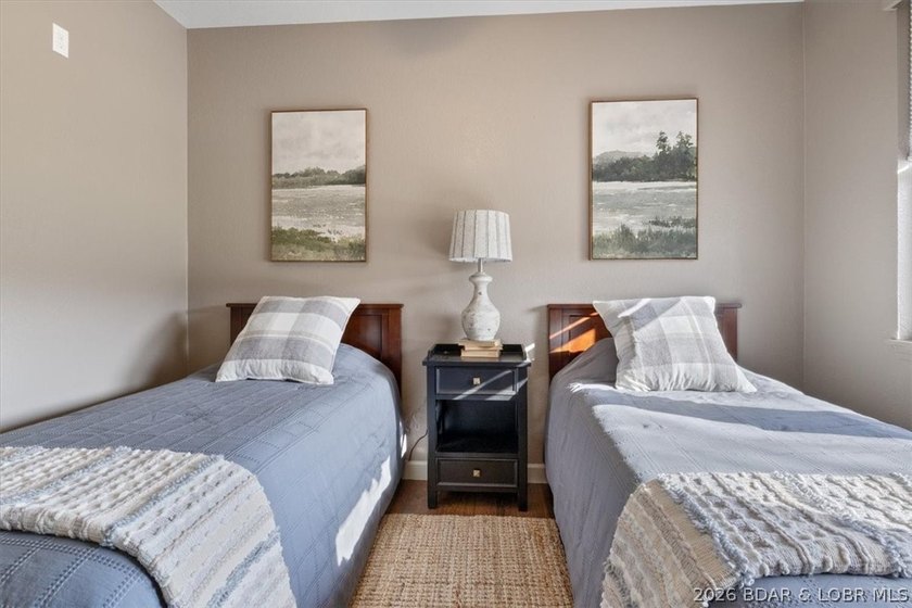 A unicorn! A THREE bedroom, TWO-AND-A-HALF bath golf cottage at - photo 20