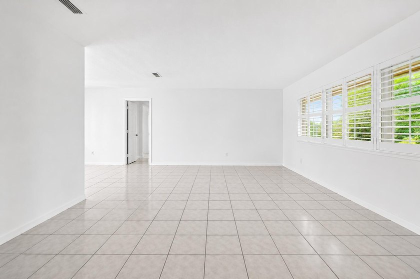Rare opportunity in the highly sought-after Yacht Club Addition - photo 30