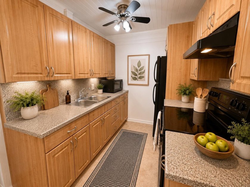Discover easy Florida living in this beautifully maintained - photo 9