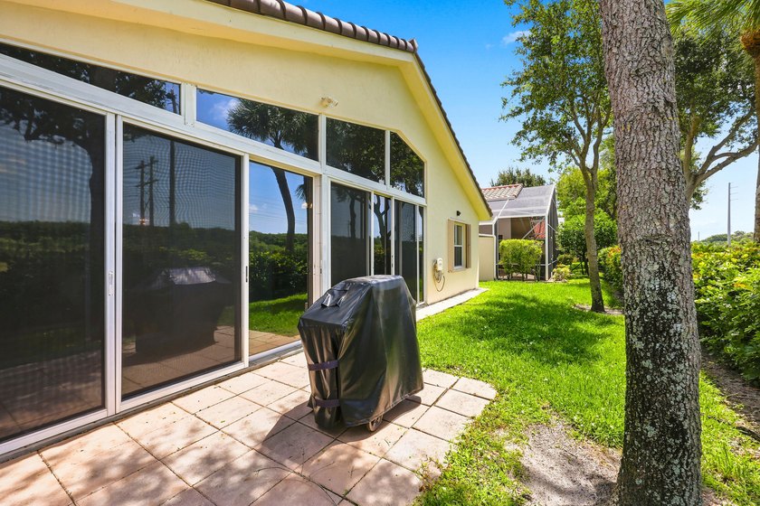 Beautifully maintained 3-bedroom, 2-bath home featuring a 2-car - photo 25