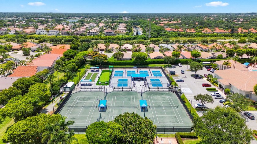Beautifully maintained 3-bedroom, 2-bath home featuring a 2-car - photo 45