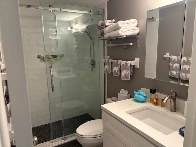Beautiful unit completely renovated. Kitchen with soft close - photo 12