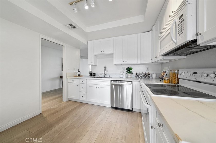 Welcome to 16090 Tortola Circle, an exceptional waterfront - photo 14