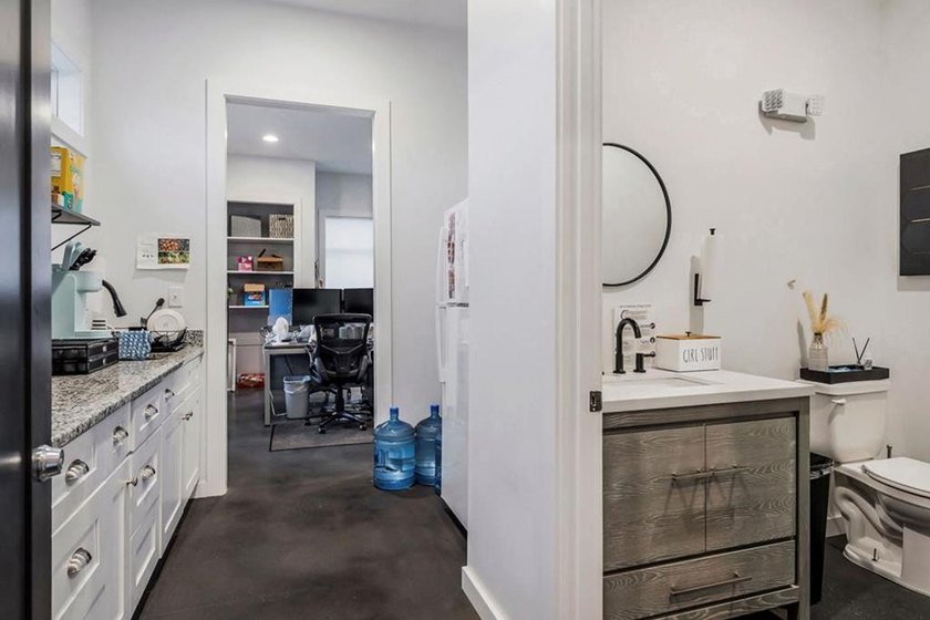 Nicely appointed medical/retail/office/apartment property - photo 22