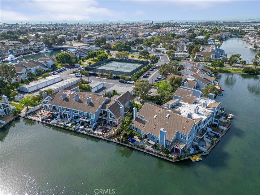 Welcome to 16090 Tortola Circle, an exceptional waterfront - photo 36